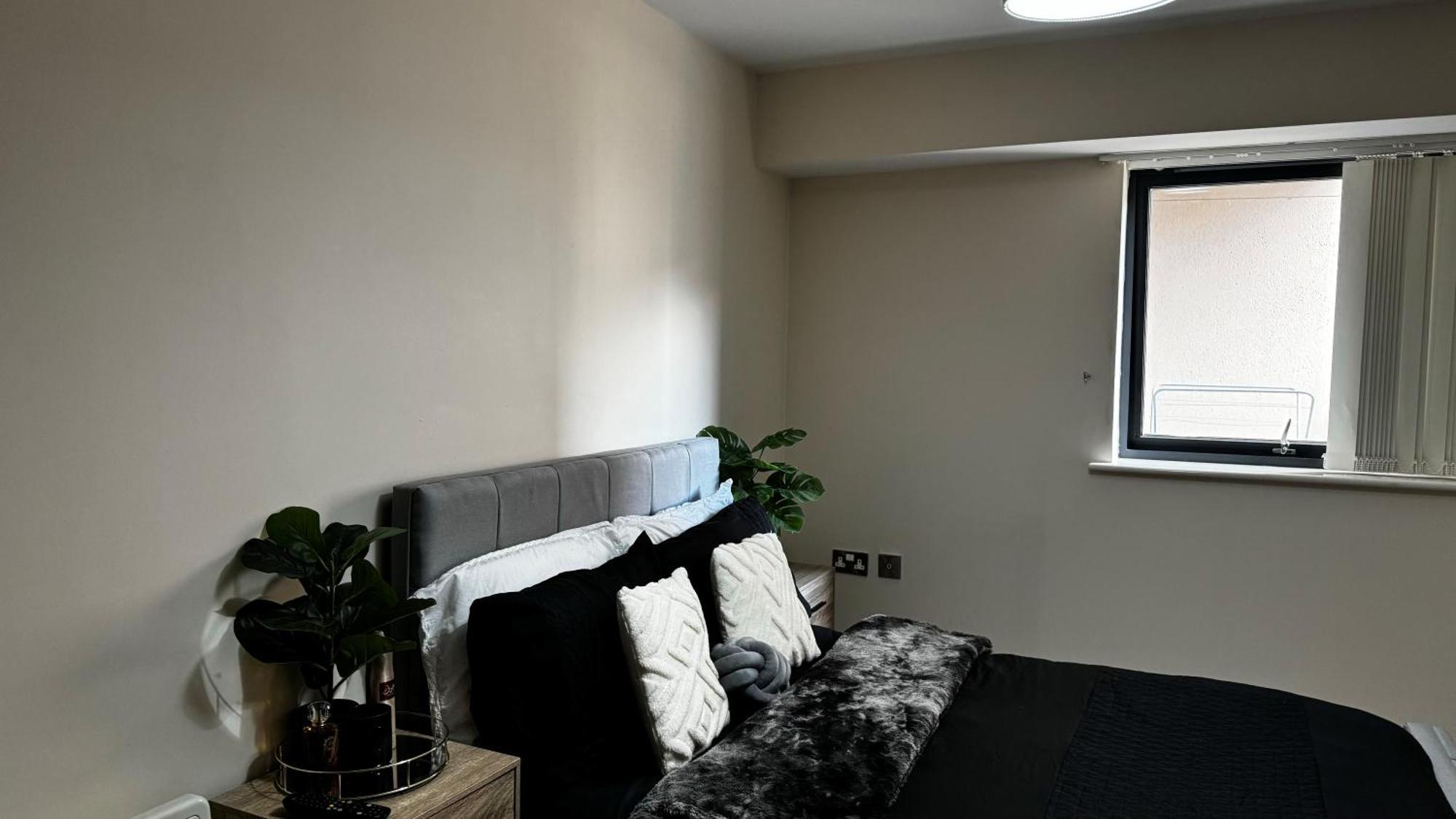 Modern Spacious Apartment In Digbeth With Balcony - Netflix, Youtube, Amazon Tv, Superfast Wifi - Just 10 Mins To Birmingham Centre, Bullring, Train, Coach Station And Birmingham Fc ภายนอก รูปภาพ